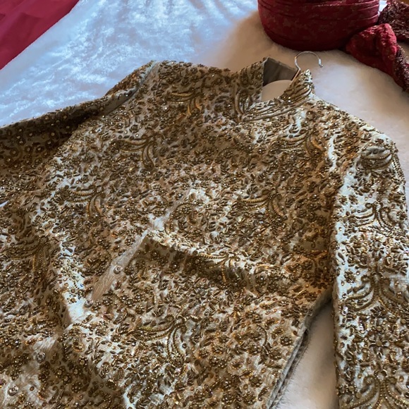 Men’s wedding Kurta, EUC, comes with free traditional hat. - Picture 5 of 9